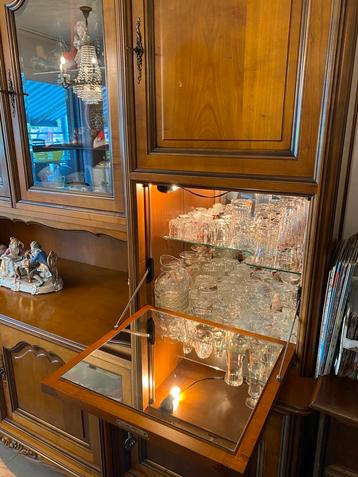 Eetkamer in massief kerselaar hout beschikbaar voor biedingen
