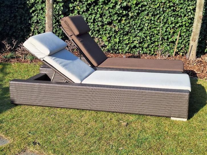 2 Luxe Ligbedden, Tuin en Terras, Tuinsets en Loungesets, Zo goed als nieuw, Loungeset, Rotan, 2 zitplaatsen, Bank, Ophalen
