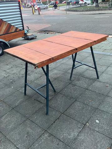Bureau van Natuurhout beschikbaar voor biedingen