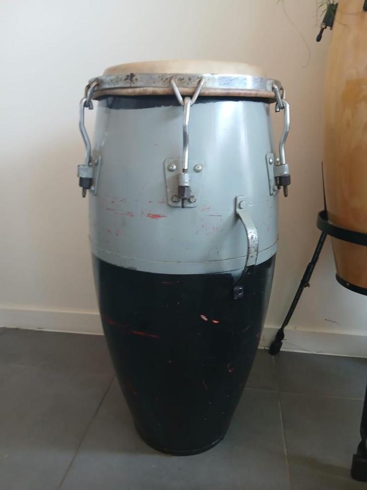 Vintage metalen conga – Latin percussie, Muziek en Instrumenten, Percussie, Zo goed als nieuw, Trommel, Ophalen