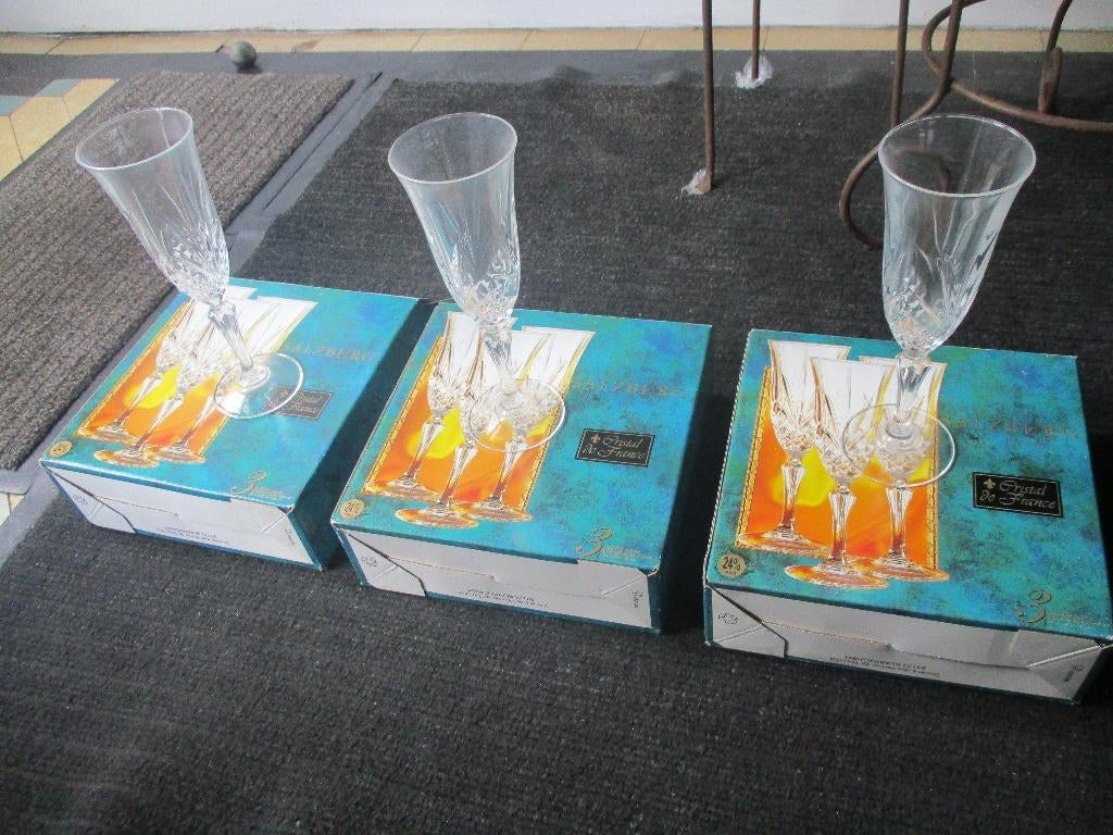 Lot 9  champagne fluiten CHRISTAL de FRANCE, Maison & Meubles, Cuisine | Vaisselle, Neuf, Autres styles, Verre, Enlèvement ou Envoi