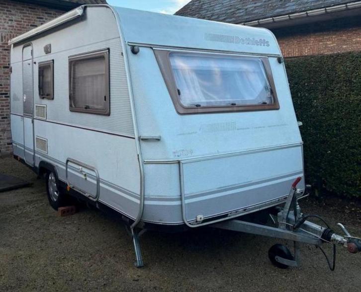 Dethleffs 445, Caravans en Kamperen, Caravans, Particulier, tot en met 3, 750 - 1000 kg, Treinzit, Dethleffs, Vast bed, 4 tot 5 meter