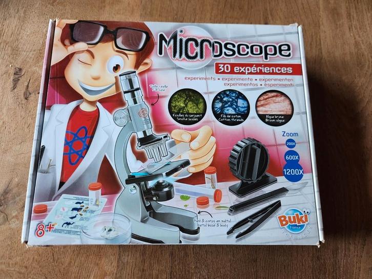 Spel „Microscope 30 experimenten” van Buki, Kinderen en Baby's, Speelgoed | Educatief en Creatief, Gebruikt, Ontdekken, Met licht