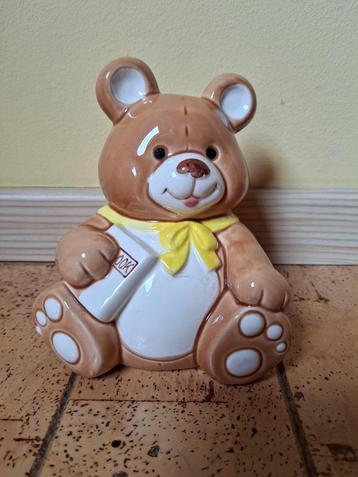 Spaarpot “Beer met boek” beschikbaar voor biedingen