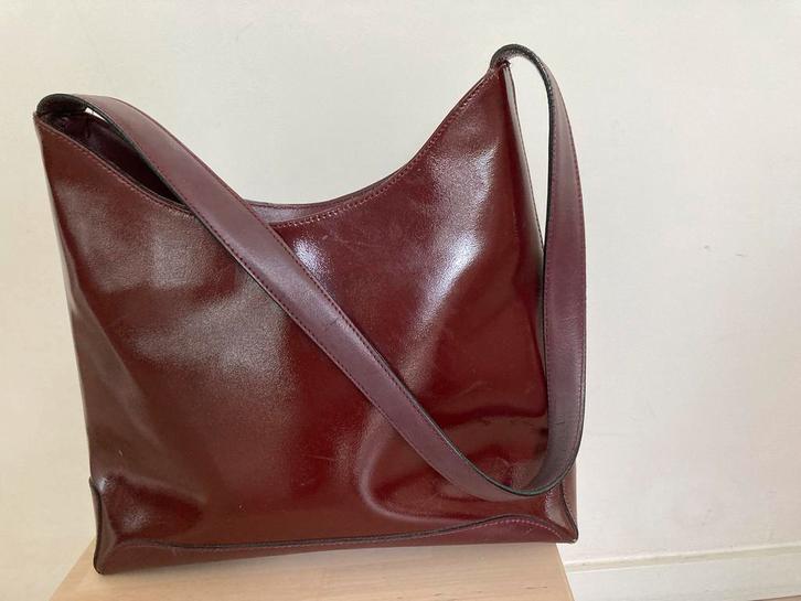 Schoudertas Bordeaux lak+mat leder, Handtassen en Accessoires, Tassen | Damestassen, Zo goed als nieuw, Ophalen of Verzenden