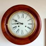 oude  teakhouten hangklok model  schoolklok, Huis en Inrichting, Woonaccessoires | Klokken, Ophalen, Gebruikt, Analoog