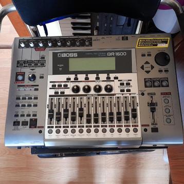 Table mixage Boss BR-1600CD beschikbaar voor biedingen