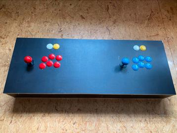 Arcade kast voor 2 spelers met originele SANWA controllers beschikbaar voor biedingen
