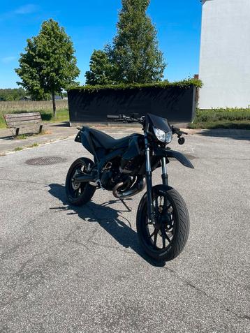 Derbi senda in zeer mooie staat, Fietsen en Brommers, Brommers | Derbi, Ophalen, Zo goed als nieuw