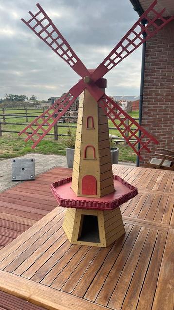 Houten Windmolen beschikbaar voor biedingen