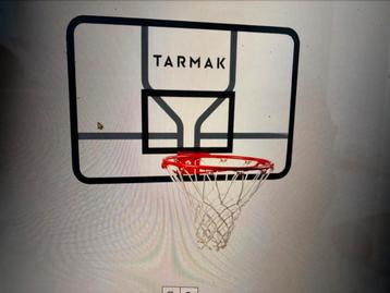 Hoge, laag verstelbare basketbalring voor wandmontage beschikbaar voor biedingen