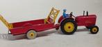 DINKY TOYS UK MASSEY FERGUSON + BOERDERIJTRAILER, Ophalen of Verzenden, Gebruikt, Tractor of Landbouw, Dinky Toys