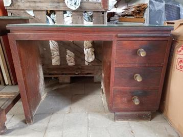 Antieke houten bureau