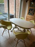 Vier stoelen met eettafel, Huis en Inrichting, Stoelen, Modern samen met vintage, Vier, Kunststof, Zo goed als nieuw