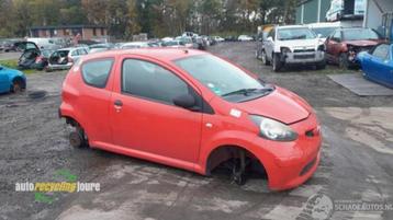 Toyota Aygo (B10) onderdelen (kleur: 3PO) donorauto beschikbaar voor biedingen