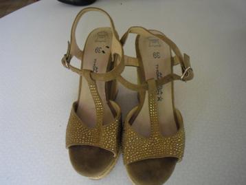 Chaussures Angela Thompson pointure 39  beschikbaar voor biedingen