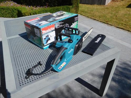 Makita elektrische kettingzaag UC4041A, Doe-het-zelf en Bouw, Gereedschap | Zaagmachines, Zo goed als nieuw, Kettingzaag, 1200 watt of meer