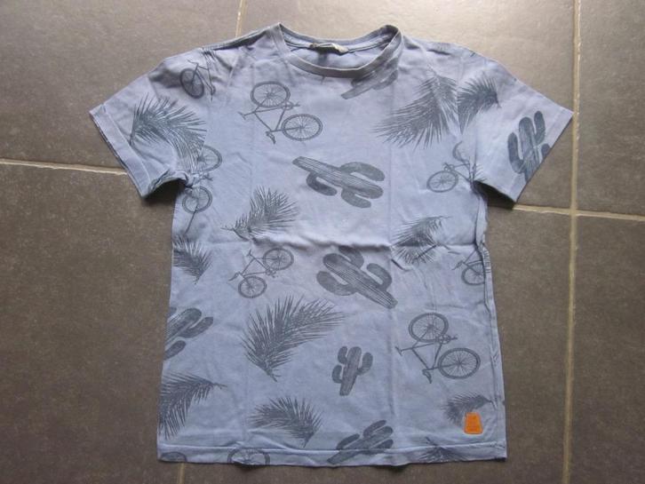 blauw T-shirt met fietsen en cactussen, Kinderen en Baby's, Kinderkleding | Maat 134, Gebruikt, Jongen, Shirt of Longsleeve, Ophalen of Verzenden