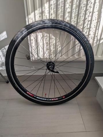 DT swiss roue arrière, pneu schwalbe, 8 vitesses, 27.5  beschikbaar voor biedingen