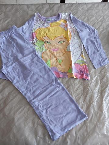 Paarse pyjama Tinkerbell maat 110/116, zeer goede staat beschikbaar voor biedingen