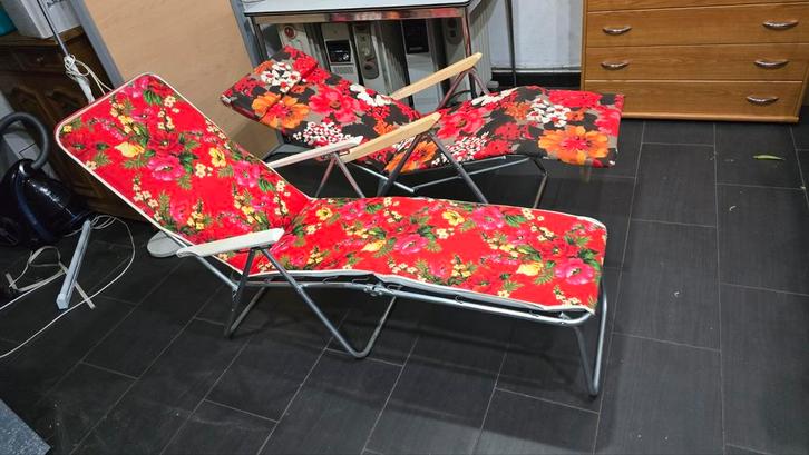 Transat bain de soleil à fleurs vintage 70s  a fleurs 40€ pc, Jardin & Terrasse, Chaises longues, Enlèvement ou Envoi