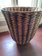 Mand in gevlochten bananenblad, Ophalen of Verzenden, Nieuw, Mand