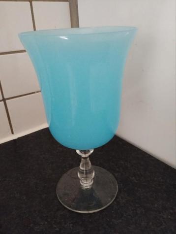 Vintage vaasje opaline blauw..zeer goede staat...0478028005 beschikbaar voor biedingen