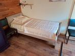 Eenpersoonsbed met matras (4 stuks beschikbaar), Antiek en Kunst, Antiek | Meubels | Bedden, Ophalen