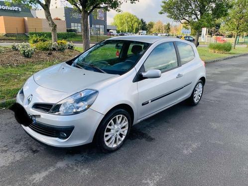 Renault clio 3 1.5 dci 99.000km tres bonne etat, Auto's, Renault, Particulier, Clio, Diesel, 3 deurs, Handgeschakeld, Zilver of Grijs