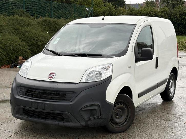 Fiat Fiorino 1.3Multijet 2019 Faible Km Airco Tva Gps Euro 6, Auto's, Bestelwagens en Lichte vracht, Bedrijf, Te koop, ABS, Achteruitrijcamera