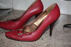 NEUVES chaussures m37 plus 37.5 Rouge, Enlèvement, Rouge, Neuf