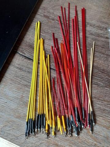 Ik heb wat afhouders verenstaal en kunsstof over . beschikbaar voor biedingen
