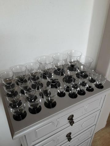 Antiek  gelazen setje 19 stuks  BEKIJK DE FOTO'S  beschikbaar voor biedingen