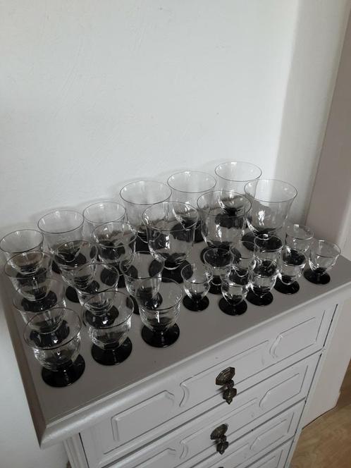 Antiek  gelazen setje 19 stuks  BEKIJK DE FOTO'S, Antiek en Kunst, Antiek | Servies los, Ophalen