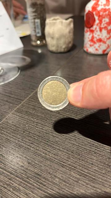 Stuk 2€ met blanco zijkanten beschikbaar voor biedingen