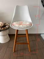 4 Hoge stoelen Scandinavisch, Huis en Inrichting, Barkrukken, Met voetsteun, 60 tot 90 cm, Zo goed als nieuw, 4 krukken