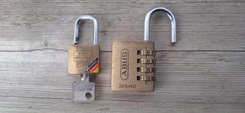 cadenas avec clé + serrure à combinaison code à 4 chiffres A, Enlèvement ou Envoi