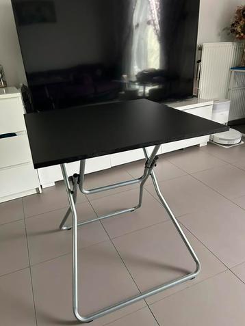 Opklapbare tafel beschikbaar voor biedingen