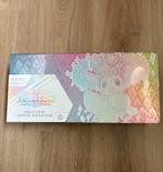 Pokemon prismatic evolutions super premium collection, Hobby en Vrije tijd, Tekenen, Ophalen, Nieuw