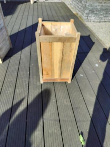 Bloembak hout 65 cm hoogte beschikbaar voor biedingen