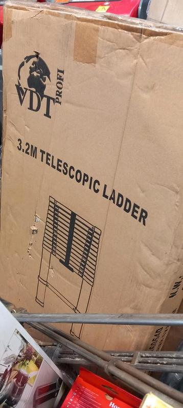 Vdt . Uitschuifbare ladder 3.2 m  weegt maar 8.2 kilo