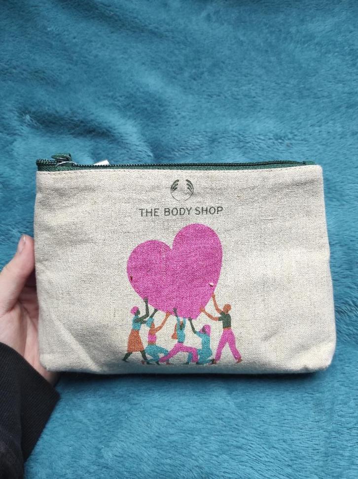 The Body Shop gift set bag cadeau zak met body verzorging, Handtassen en Accessoires, Uiterlijk | Lichaamsverzorging, Nieuw, Bad & Douche