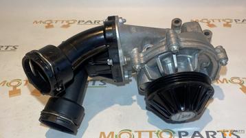 Mercedes OM654 motor Koelvloeistofpomp compleet A6542000600
