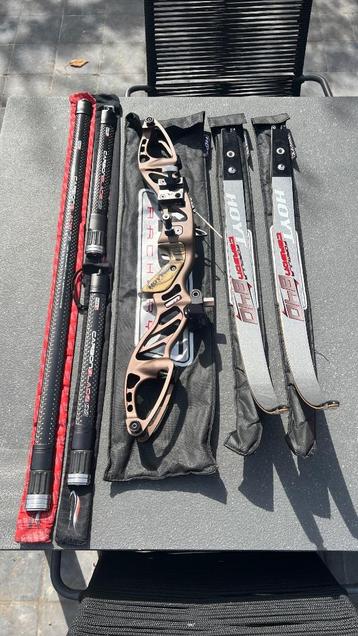Complete Hoyt Faktor Recurve Boog beschikbaar voor biedingen