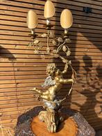 Grote houten kandelaar met putto, Ophalen