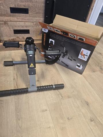 Inklapbare arm- en beentrainer beschikbaar voor biedingen