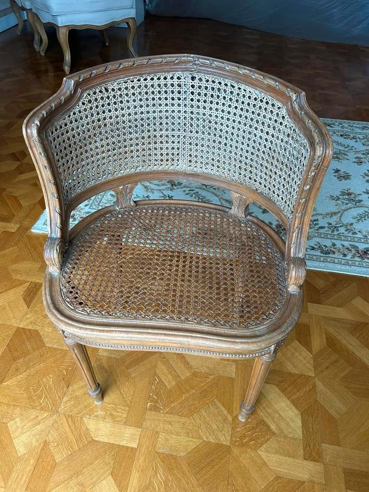 Fauteuil de bureau canné de style Louis XVI, Antiek en Kunst, Antiek | Meubels | Stoelen en Sofa's, Ophalen