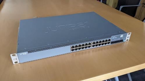 Juniper EX2300-24P switch met PoE+, Informatique & Logiciels, Commutateurs réseau, Comme neuf, Enlèvement