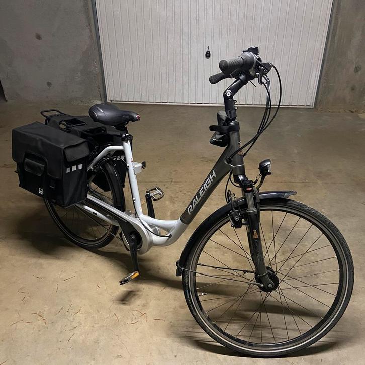 Raleigh elektrishe fiets, Fietsen en Brommers, Elektrische fietsen, Zo goed als nieuw, Ophalen