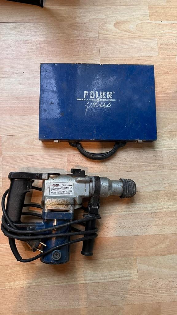 Perforateur-burineur Powerplus POW3054P avec coffret, Doe-het-zelf en Bouw, Gereedschap | Handgereedschap, Gebruikt, Ophalen